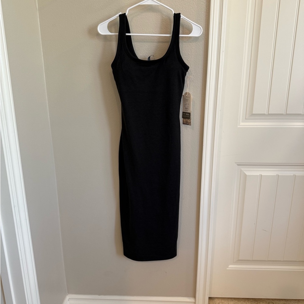 Vuori halo essential dress